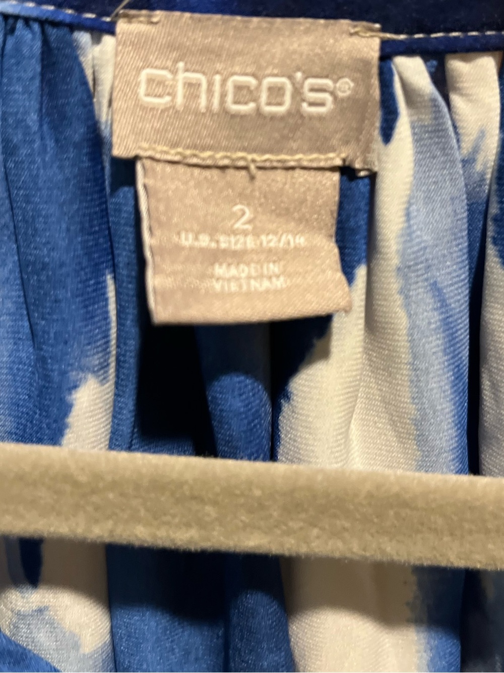 91. WOMENS CHICO’S 2/L DETAIL TOP - Picture 3 of 5